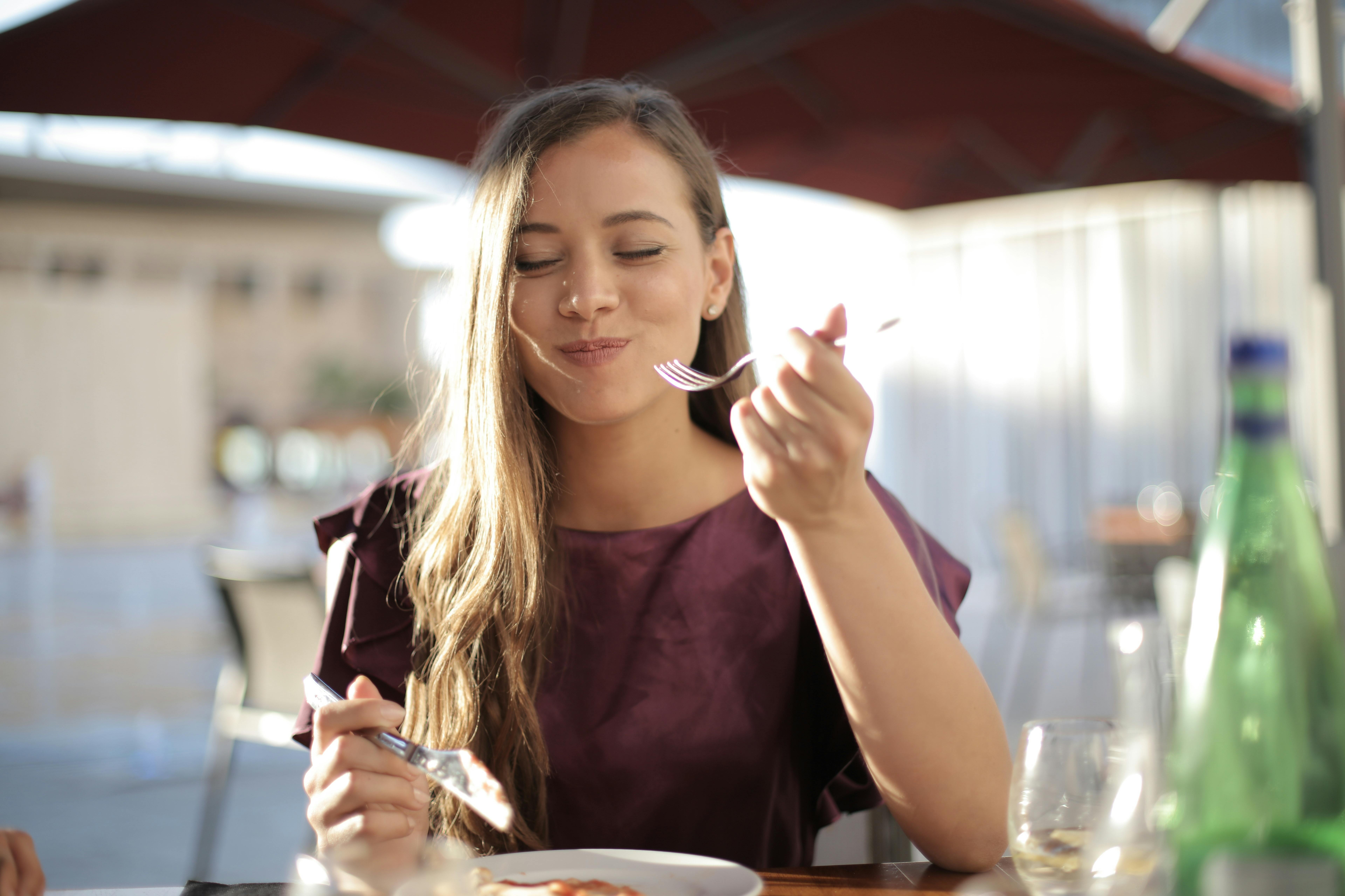 These 7 Superfoods Make You Feel Happy!